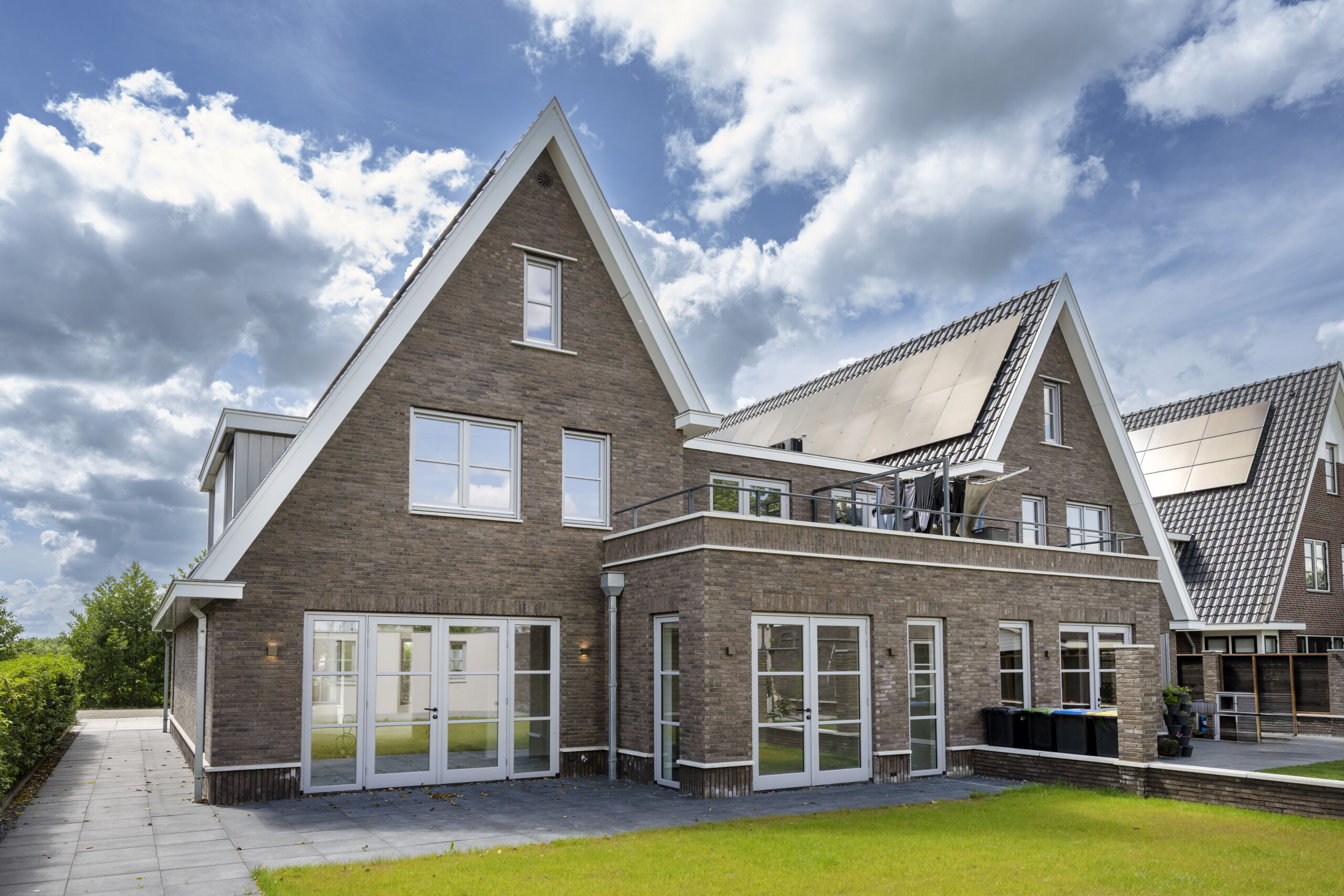 Achterzijde twee onder een kap woning Oudewater – HoornKley Bouwbedrijf Achterzijde bij nieuwbouw twee onder een kap woning in Oudewater